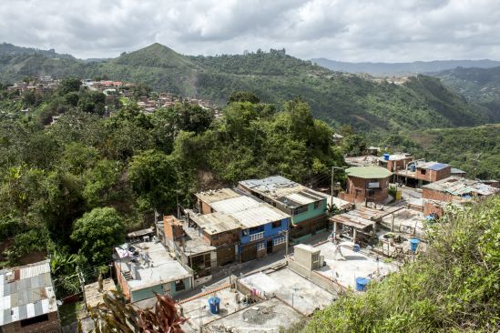The Cerros (steep mountain) on which Juventud Bolivariana sits