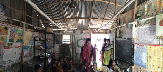 Functional adaptation of a housing unit into a school. 