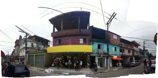 Supermarket built by pedreiro Ataide in Paraisopolis (previous shot taken from this roof). Escola da Cidade students studied this construction in detail and presented their finding to the pedreiro, the community and the municipality.