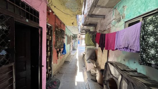 Narrow alleys along the Vithal bhaskar chawl