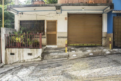 Incremental development, Home of Juventud Bolivariana barrio, second floor under construction.