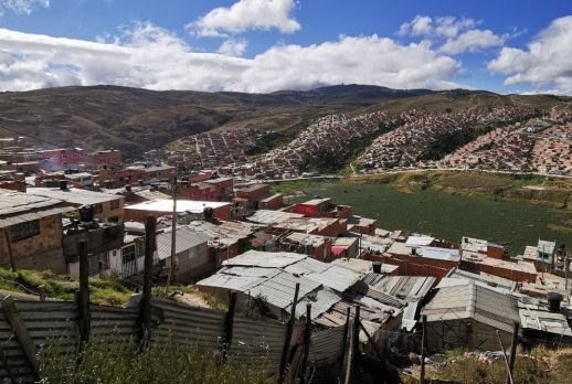  Homegrown settlements in the eastern periphery of Bogota city. 