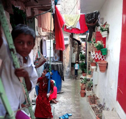 Dharavi left – Hondarribia (Basque Country, Spain) right