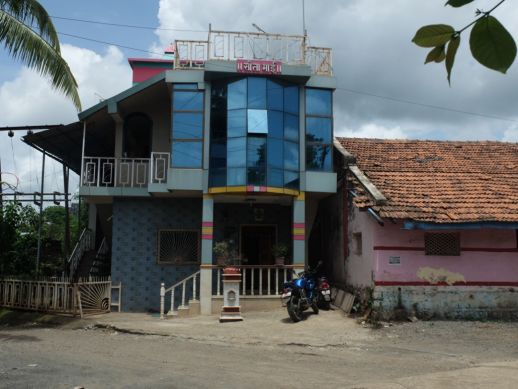 Image 8: Example of architectural mashup seen in Khar Kopar