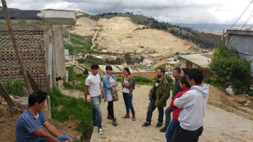 Walk with Proyecto Escape in Altos del Pino neighborhood