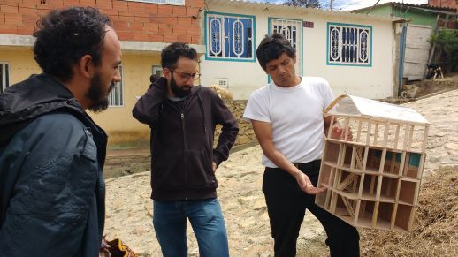 Miguel explaining his project idea to Arquitectura del Oximoron