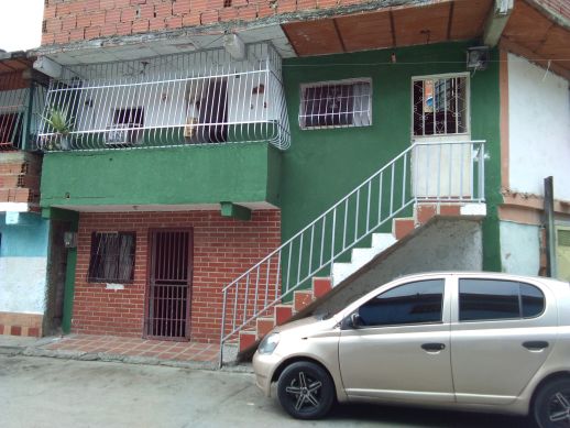 Homes of Petare Sur Slumdwellers