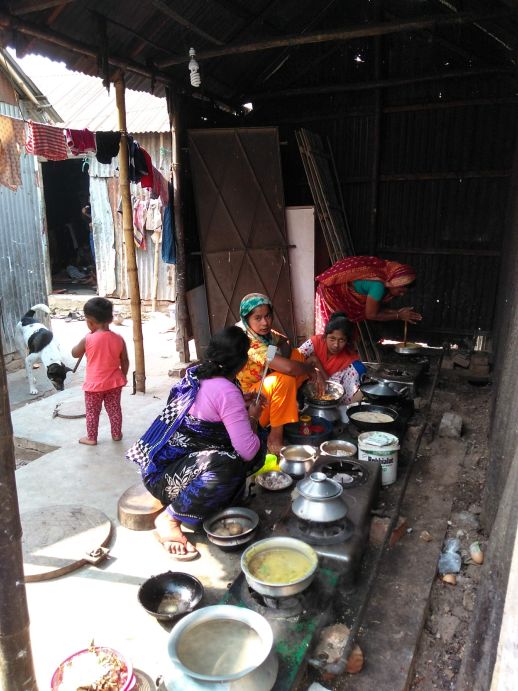 A shared community kitchen for a cluster of SRDUs