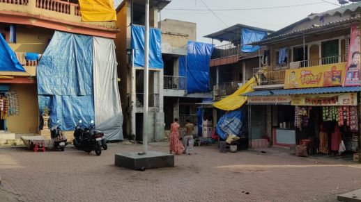 Bigger chowks with shop frontages.